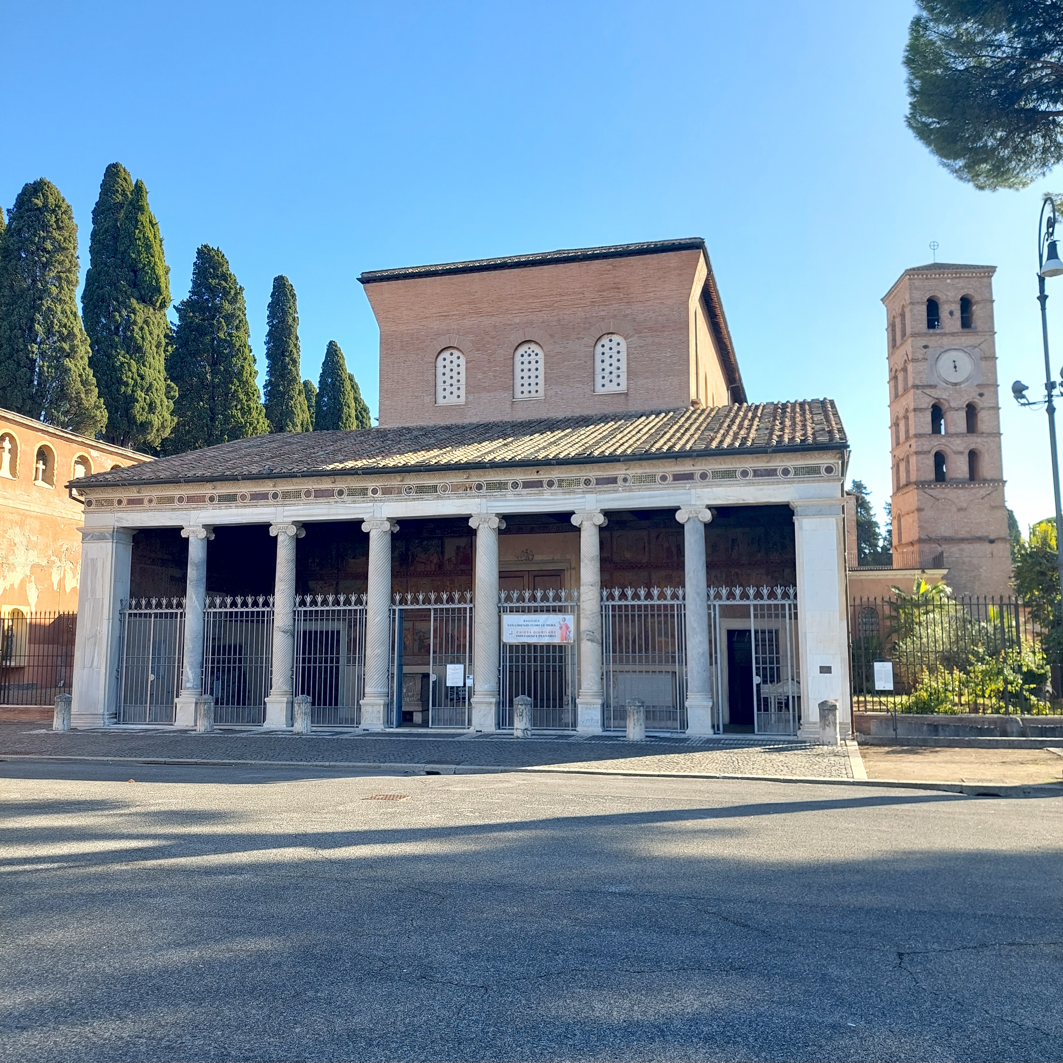 “Il viaggio nella Storia del Verano. Un percorso alla scoperta del Cimitero monumentale di Roma”.